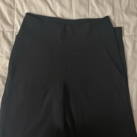 EUC Lululemon Align Wide Leg High-Rise Pant 31" -  Size 6 Black - Picture 3 of 7